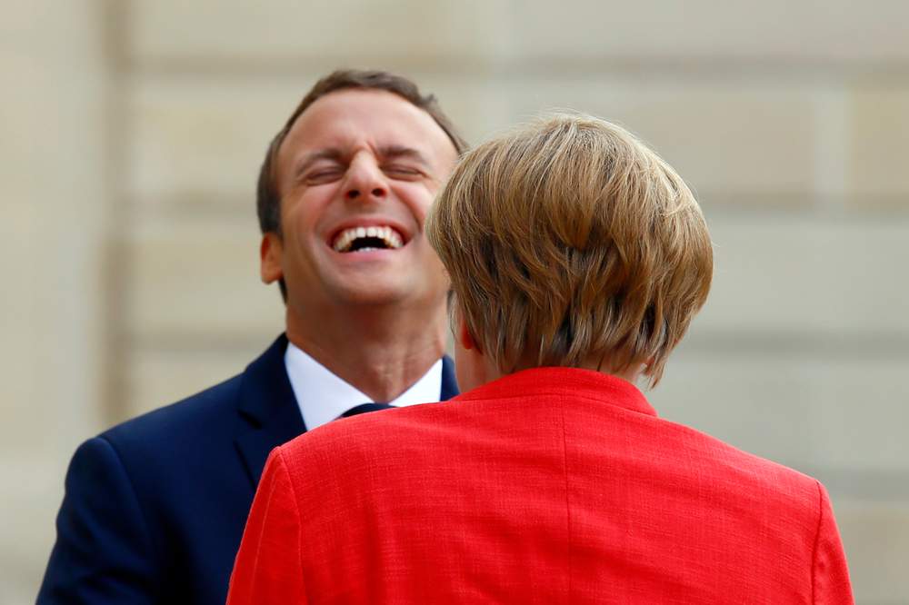 Emmanuel Macron et Angela Merkel sur le perron de l&#39;Elysée le 28 août 2017.© François Mori \/ AP
